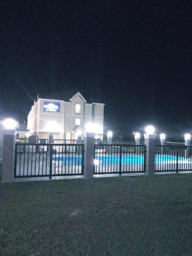 Microtel Inn & Suites By Wyndham Camp Lejeune/Jacksonville Exterior foto