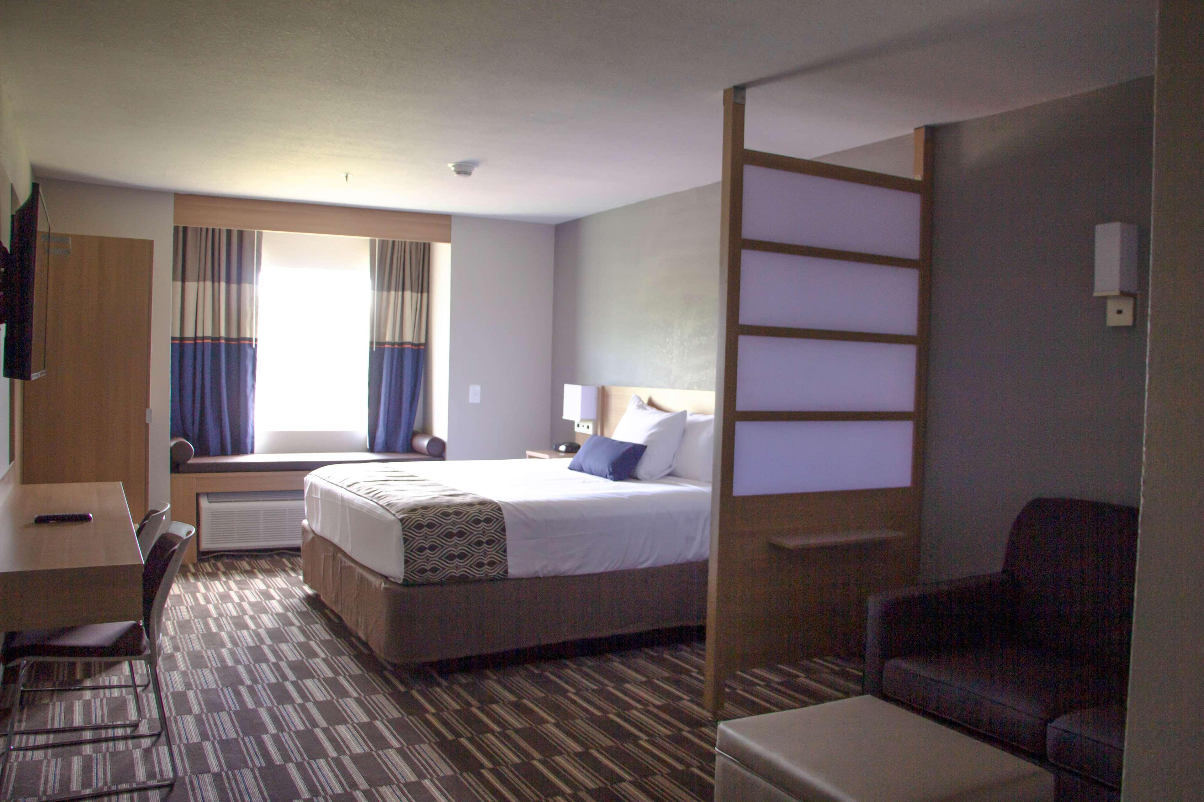 Microtel Inn & Suites By Wyndham Camp Lejeune/Jacksonville Exterior foto