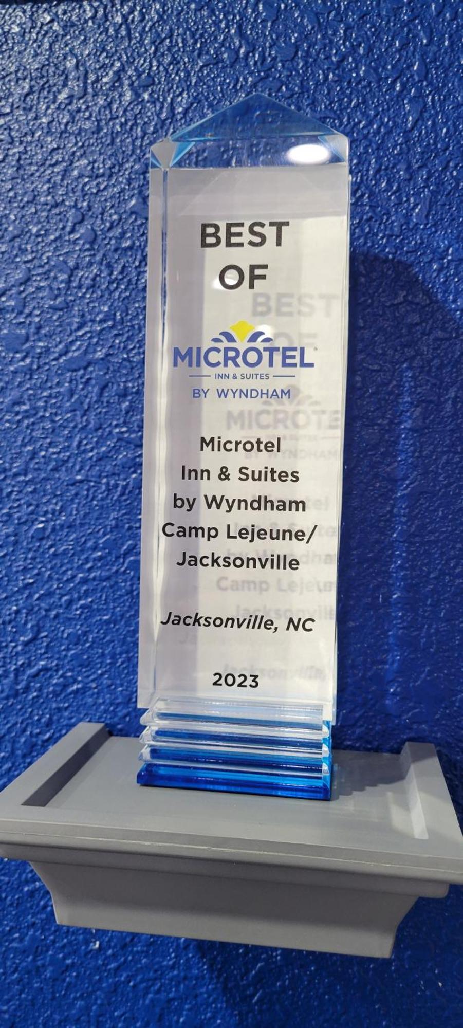 Microtel Inn & Suites By Wyndham Camp Lejeune/Jacksonville Exterior foto
